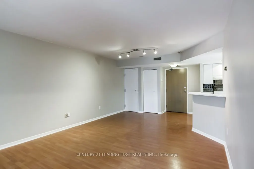 1001 Bay Street, #811