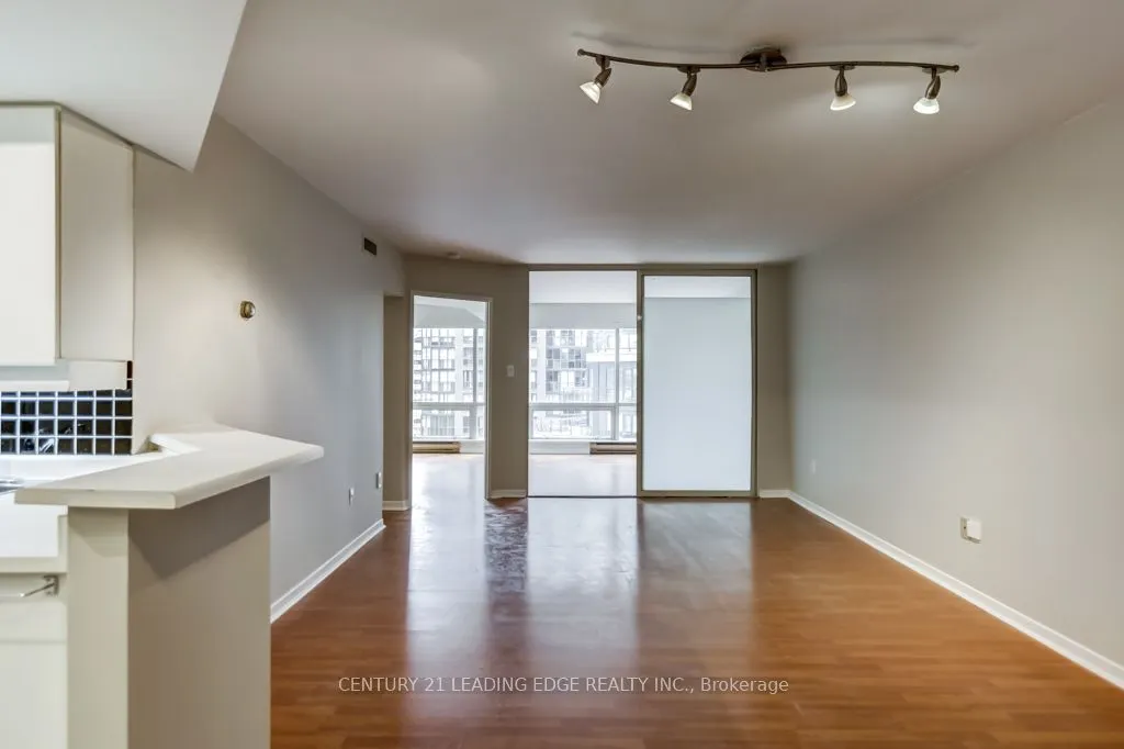 1001 Bay Street, #811