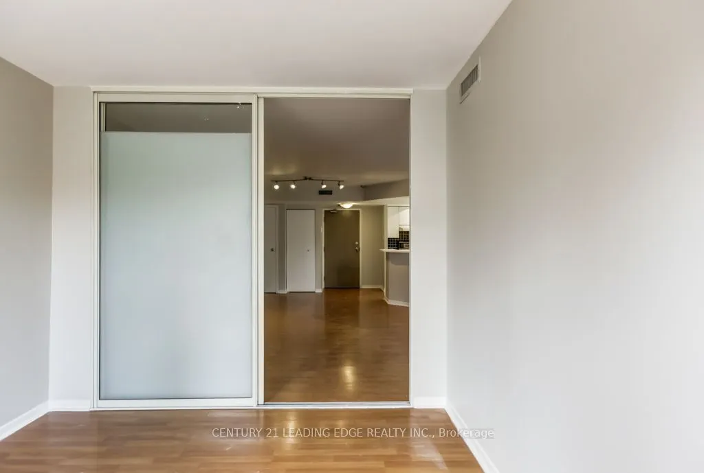 1001 Bay Street, #811