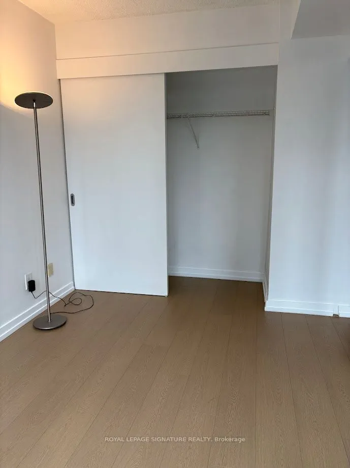 110 Charles Street E, #1601