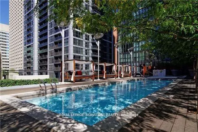 110 Charles Street E, #1601