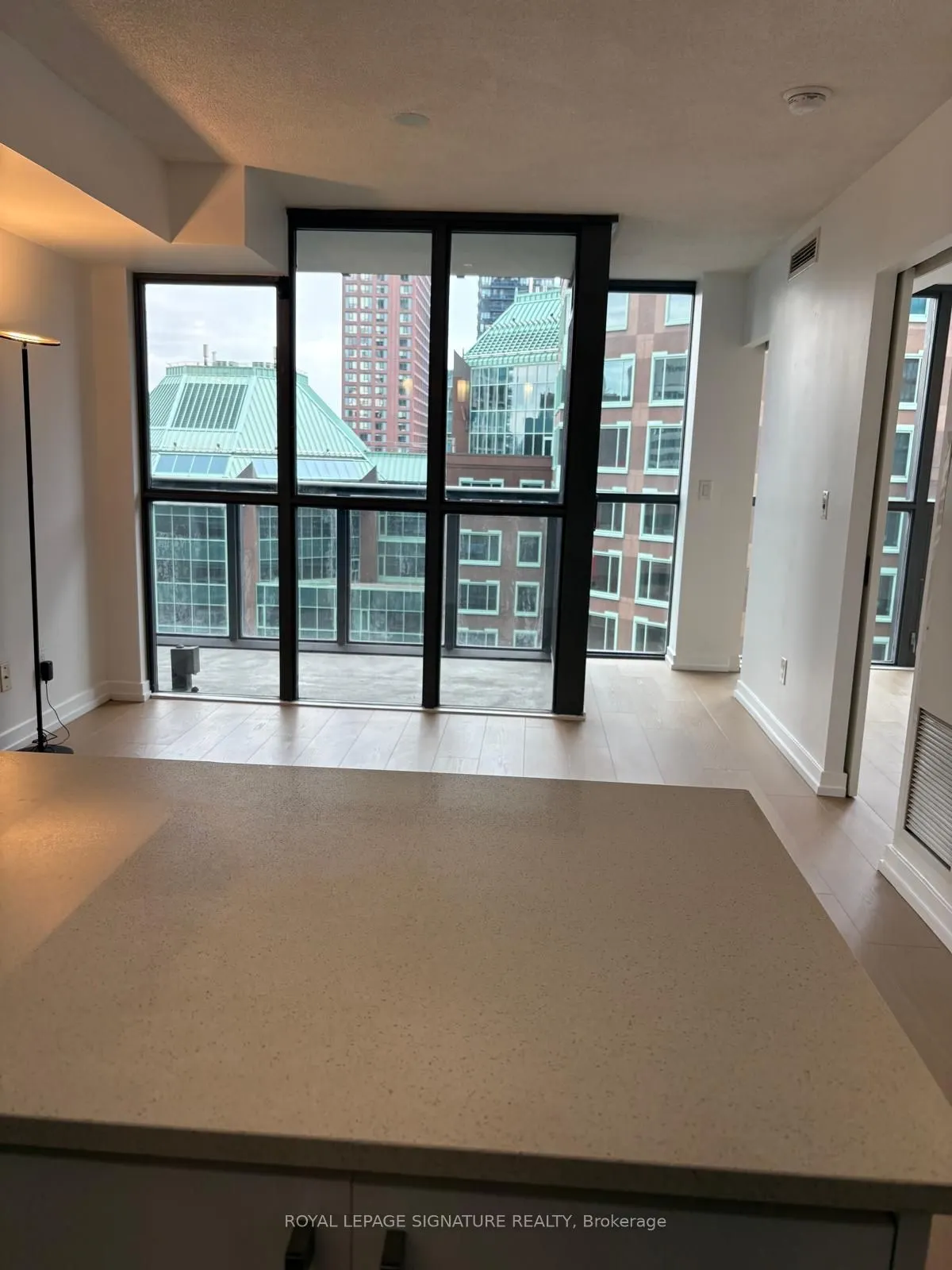 110 Charles Street E, #1601