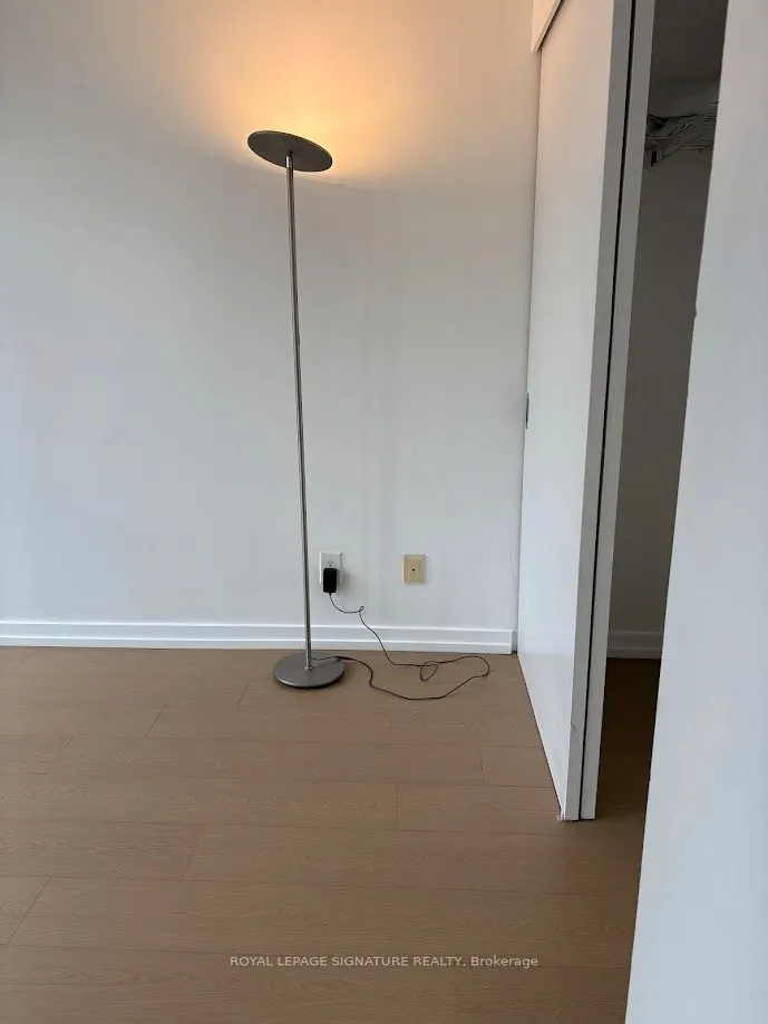 110 Charles Street E, #1601