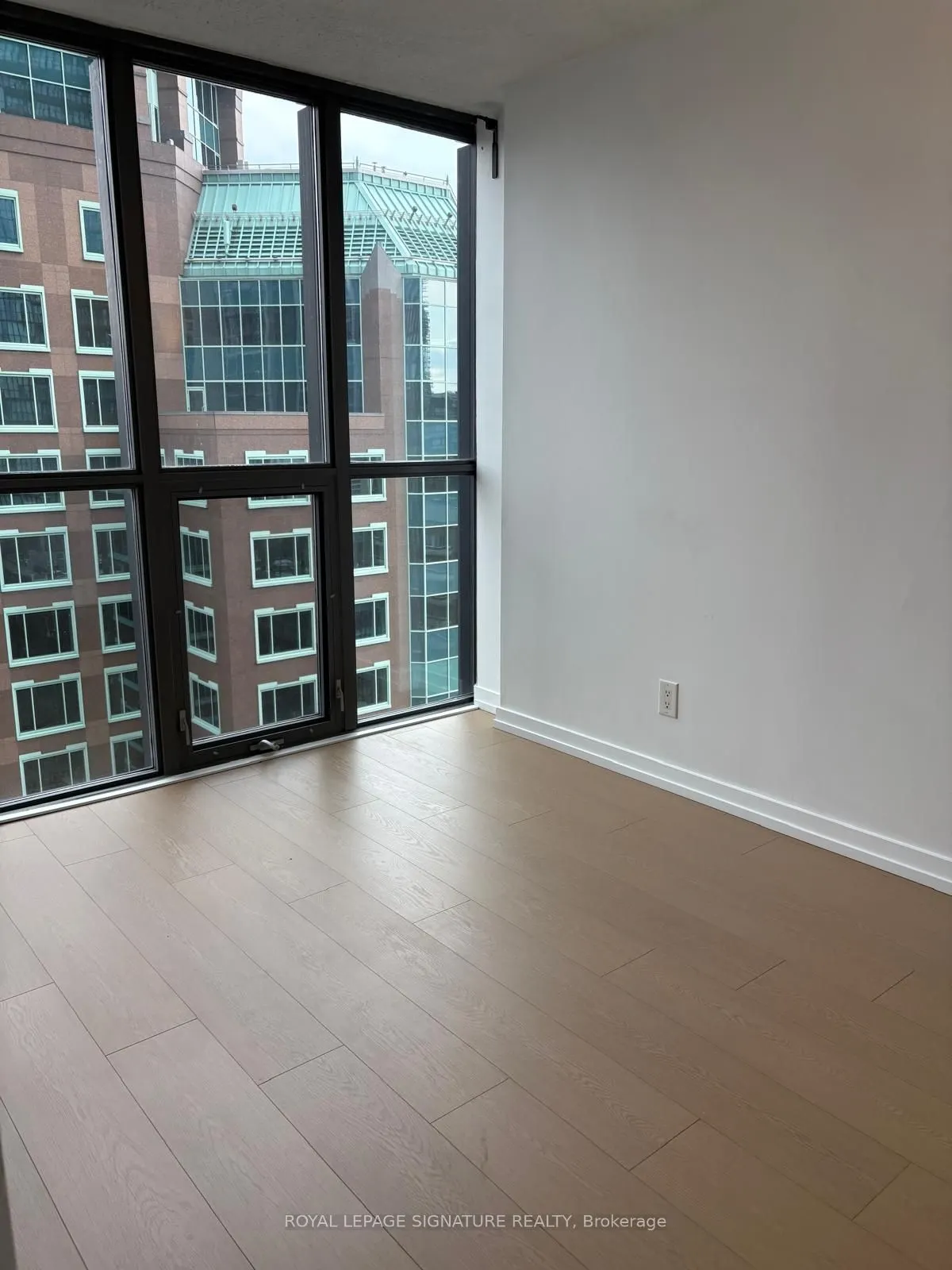 110 Charles Street E, #1601