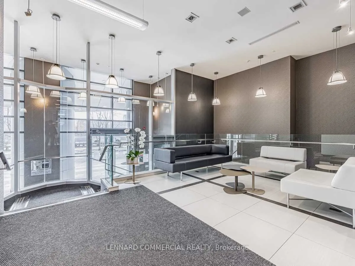 380 Macpherson Avenue, #107