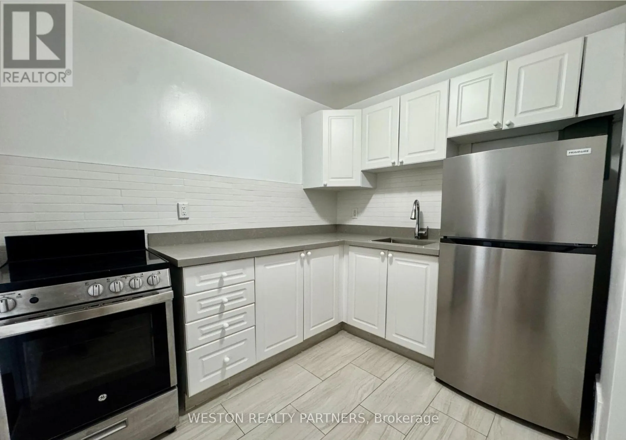 88 Wellesley Street E, #206