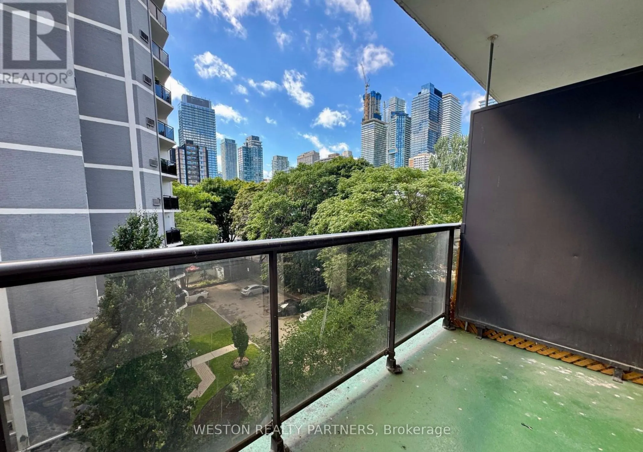 88 Wellesley Street E, #206