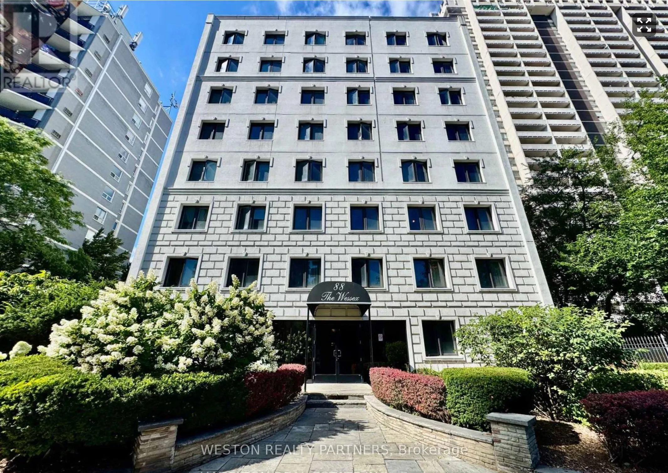 88 Wellesley Street E, #206