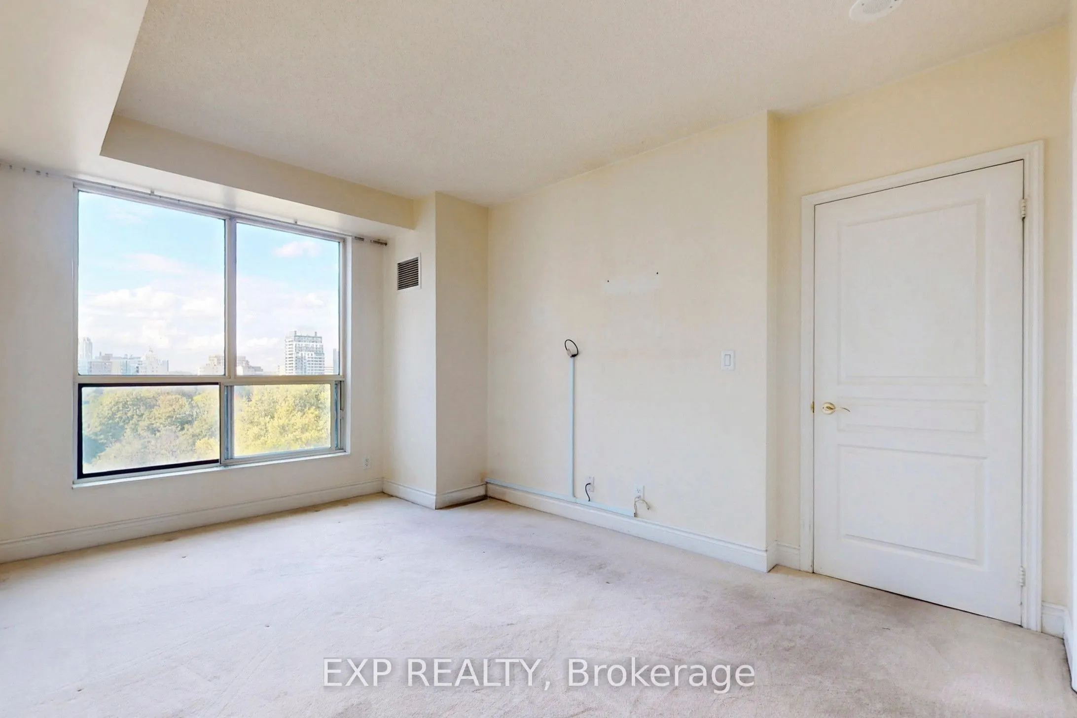10 Delisle Avenue, #1011