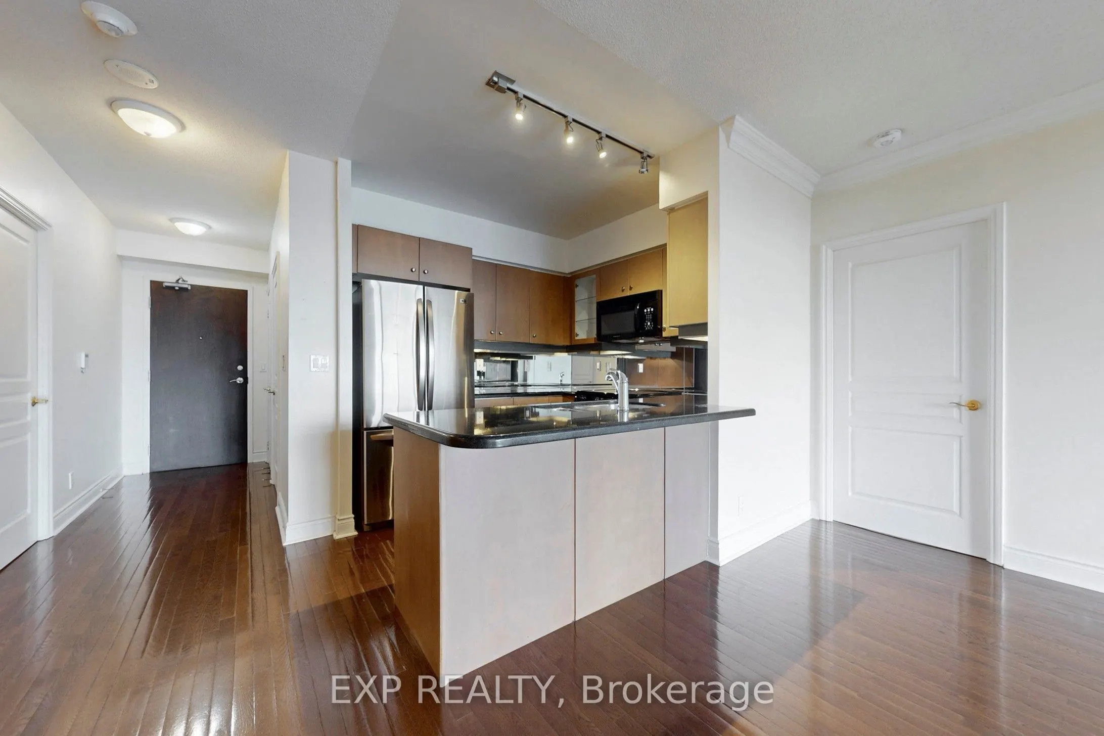 10 Delisle Avenue, #1011