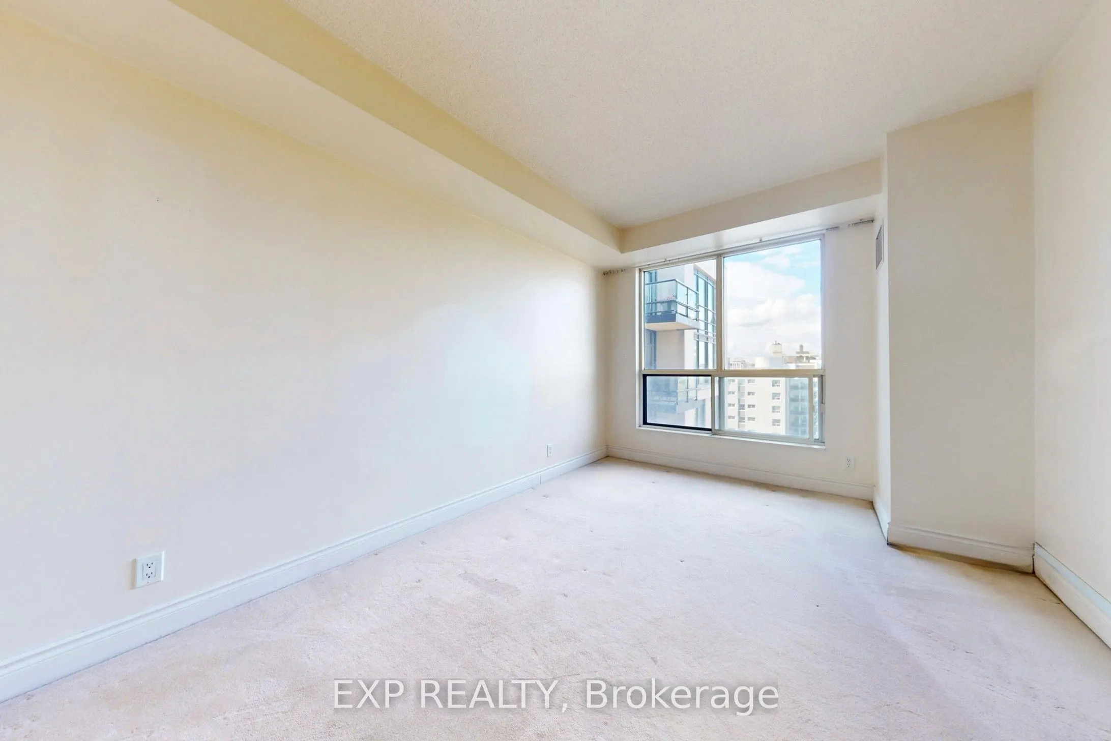 10 Delisle Avenue, #1011
