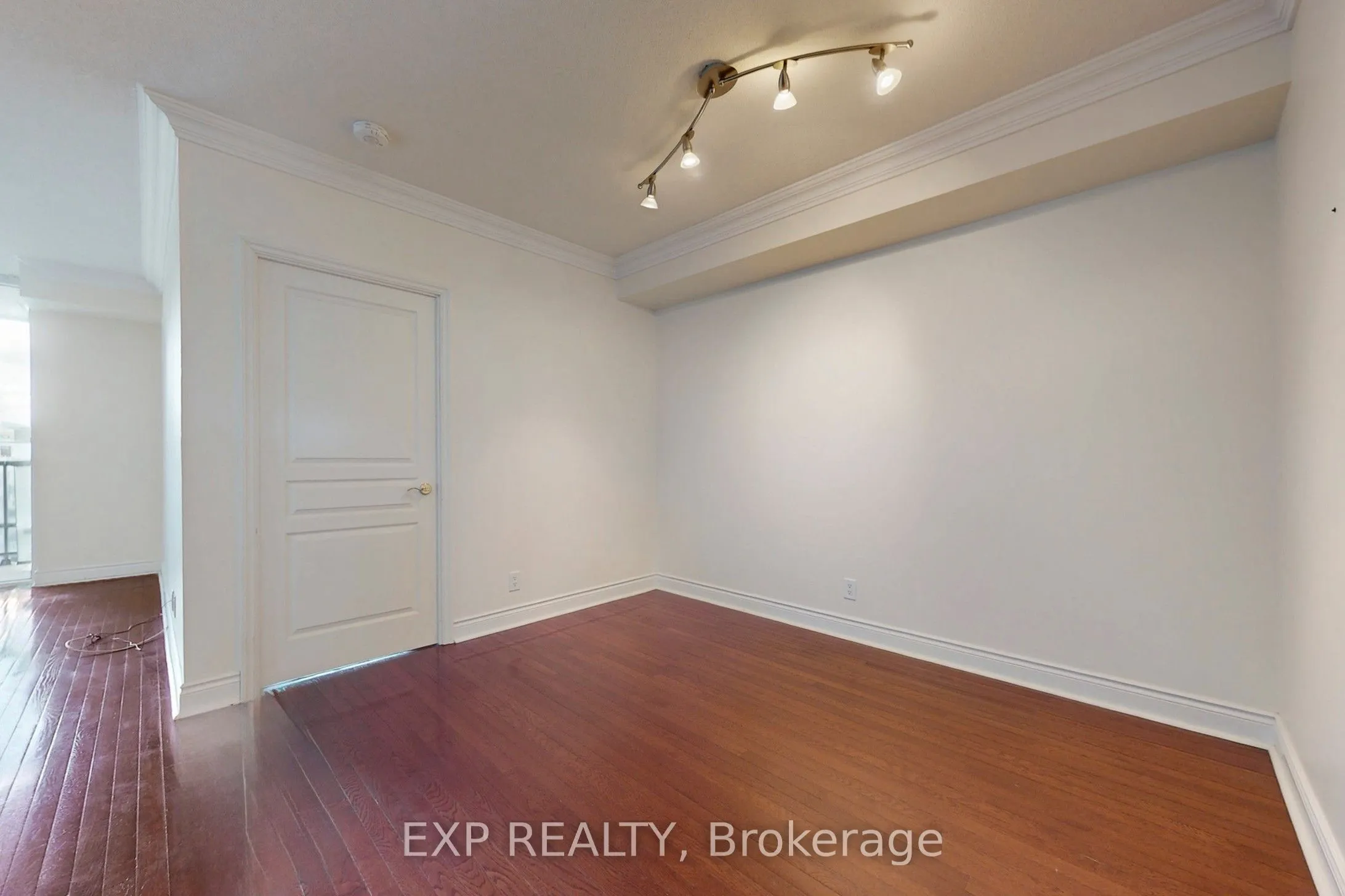 10 Delisle Avenue, #1011
