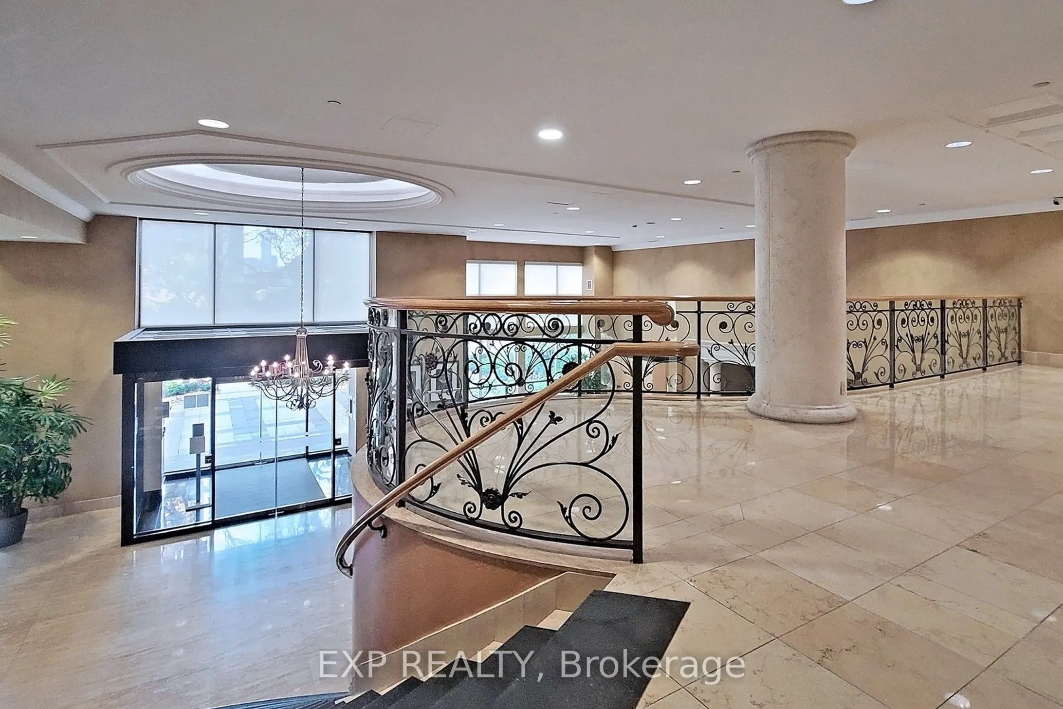 10 Delisle Avenue, #1011
