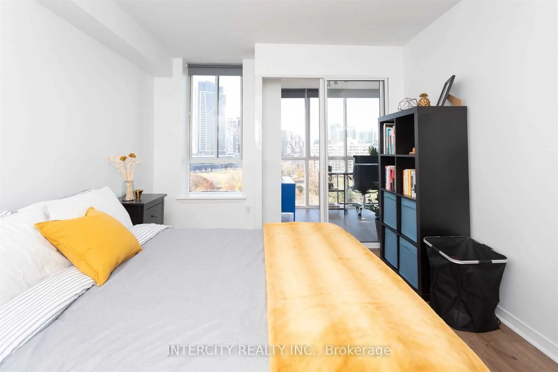 801 King Street W, #910