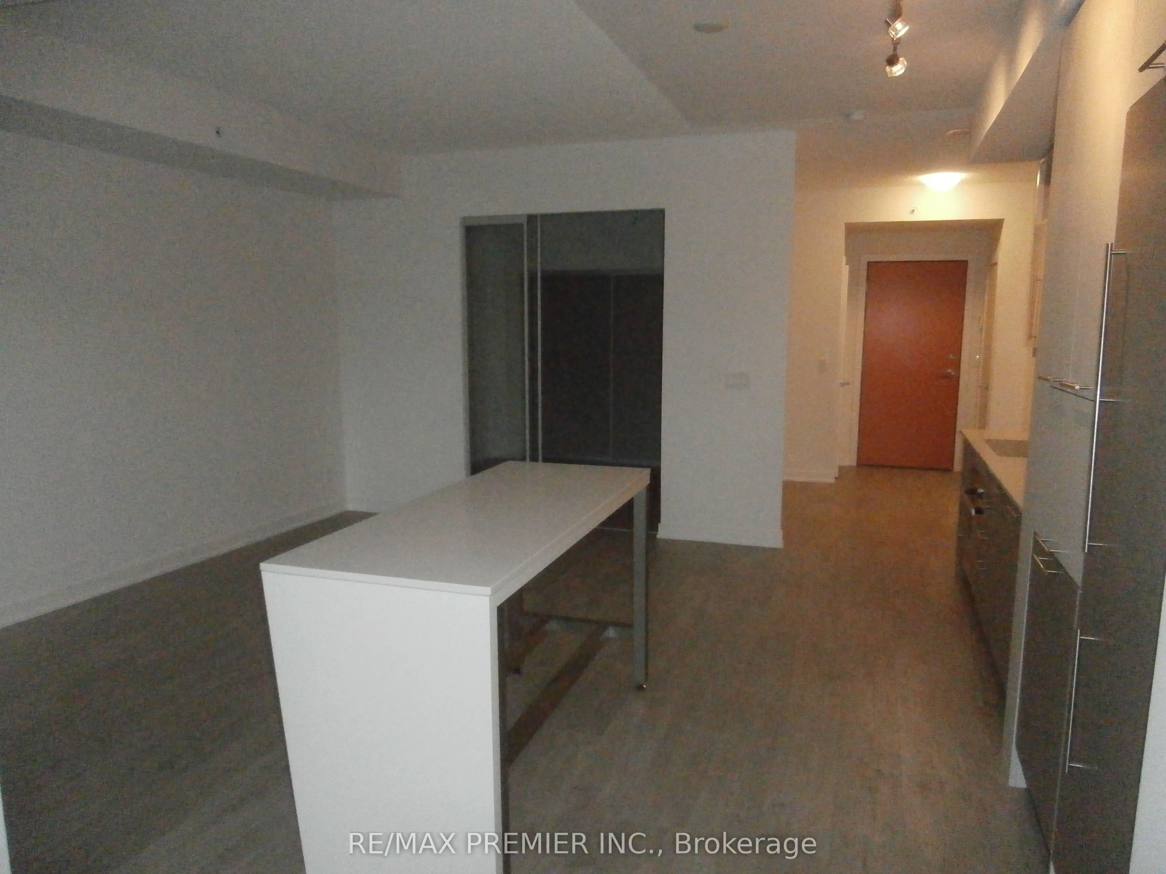 199 Richmond Street W, #402