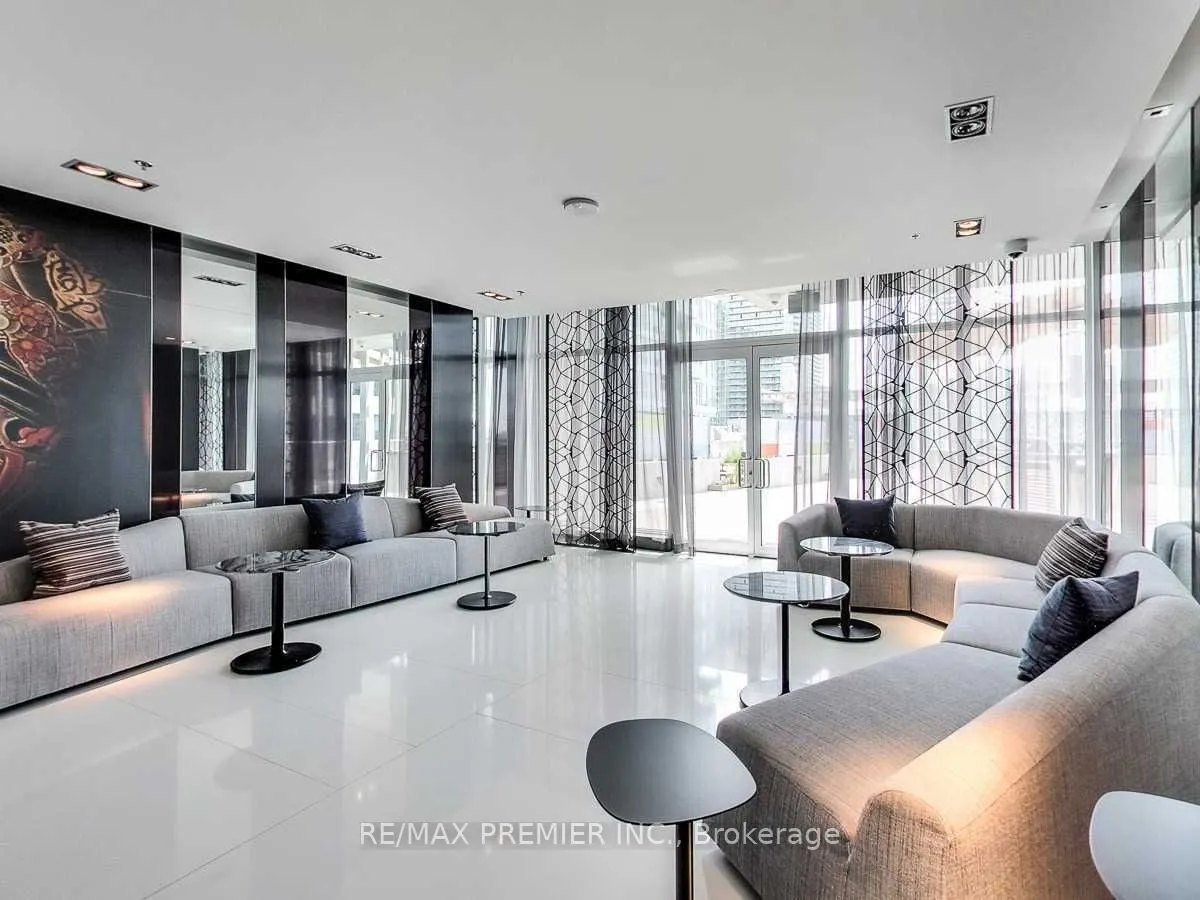 199 Richmond Street W, #402