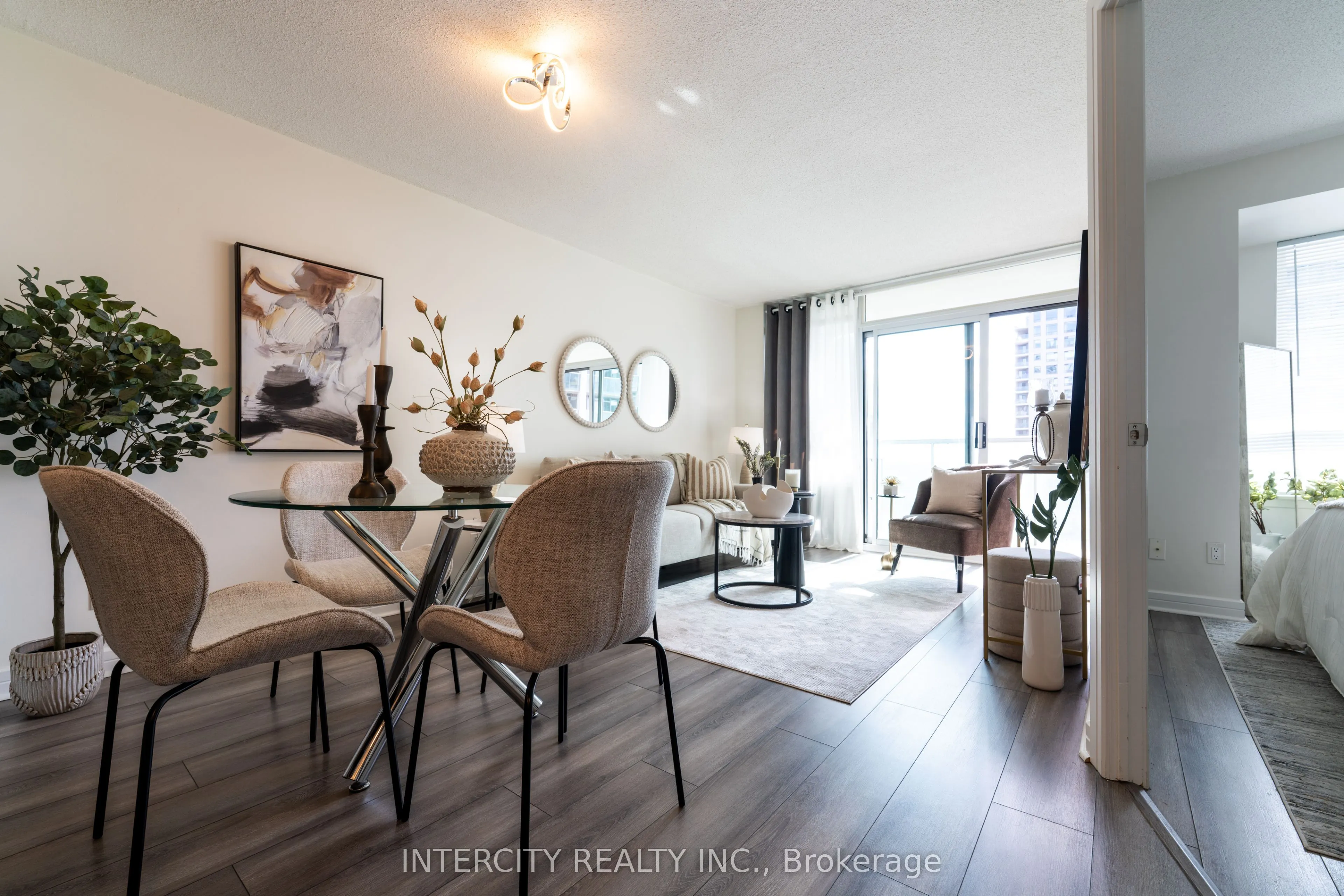 16 Harrison Garden Boulevard, #1706