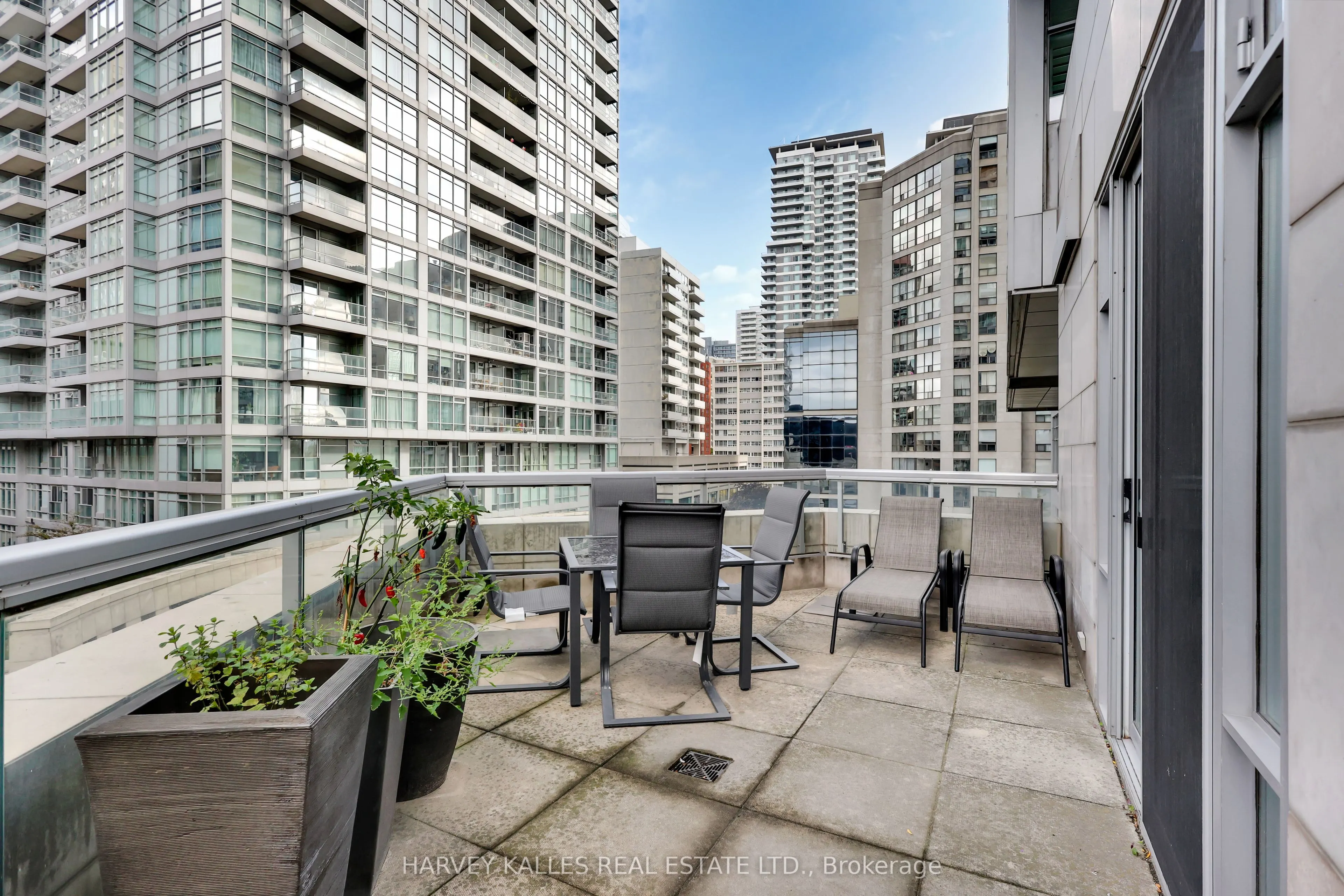 2181 Yonge Street