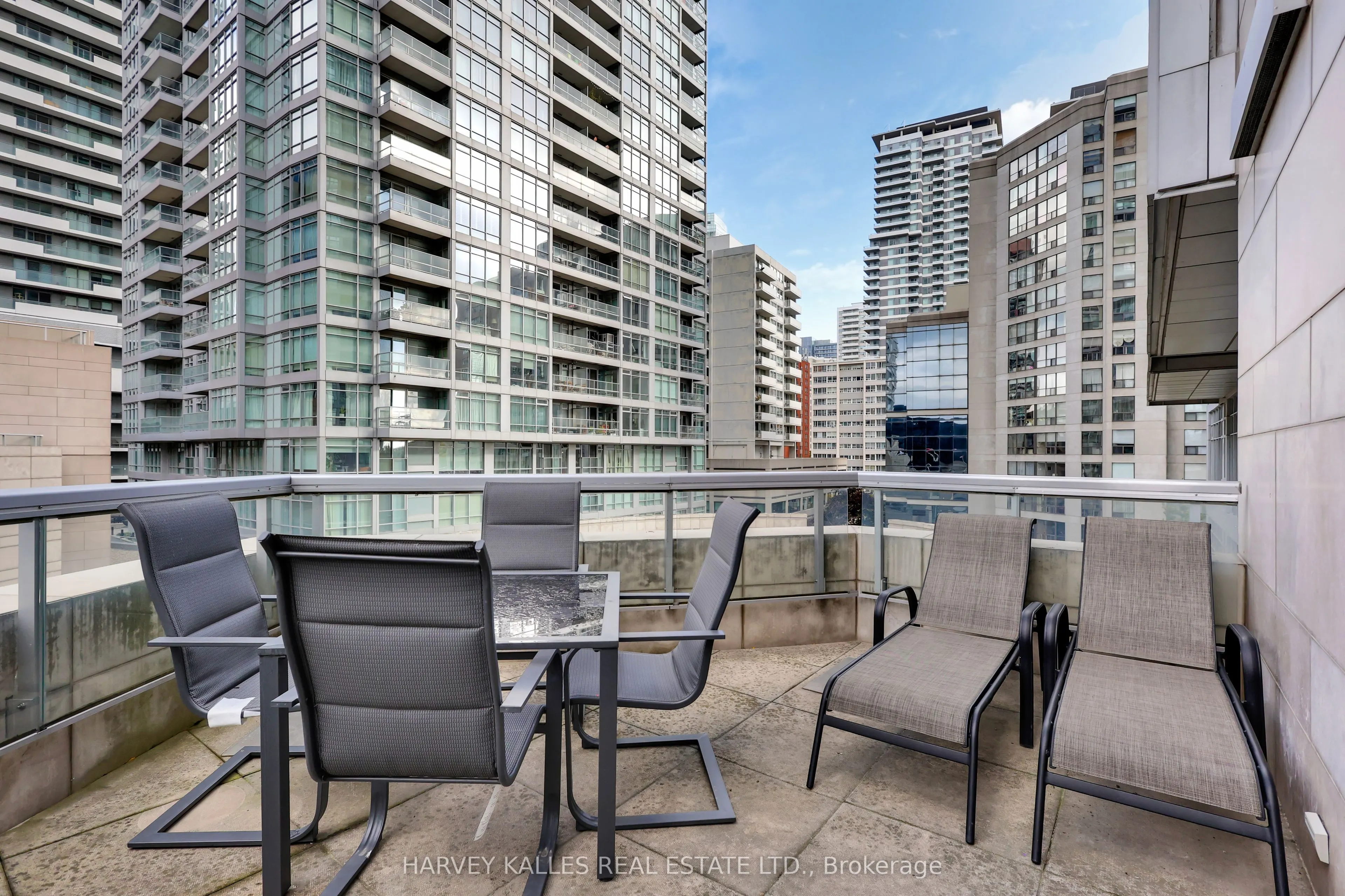 2181 Yonge Street