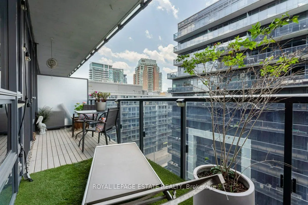 1030 King Street W, #922