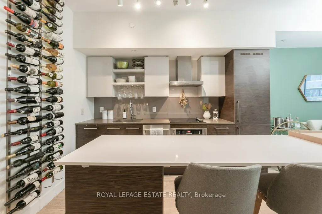 1030 King Street W, #922