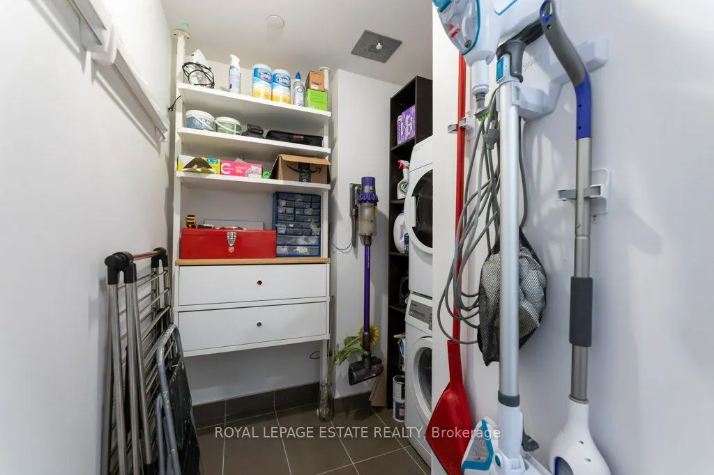 1030 King Street W, #922