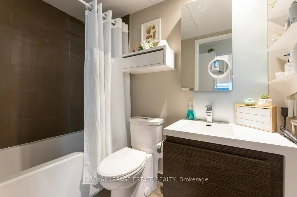 1030 King Street W, #922