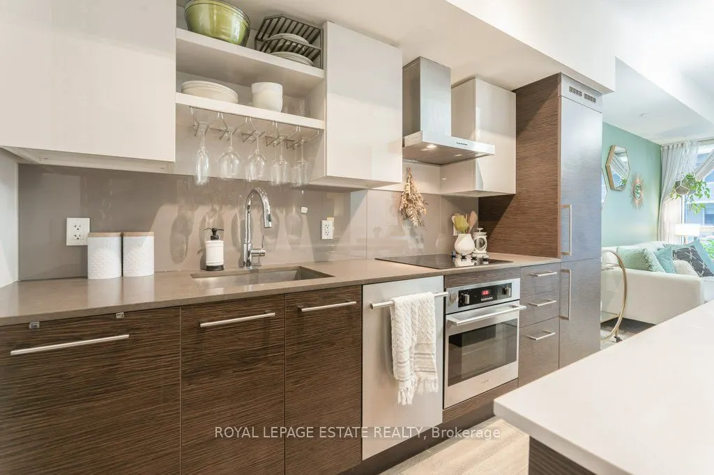 1030 King Street W, #922