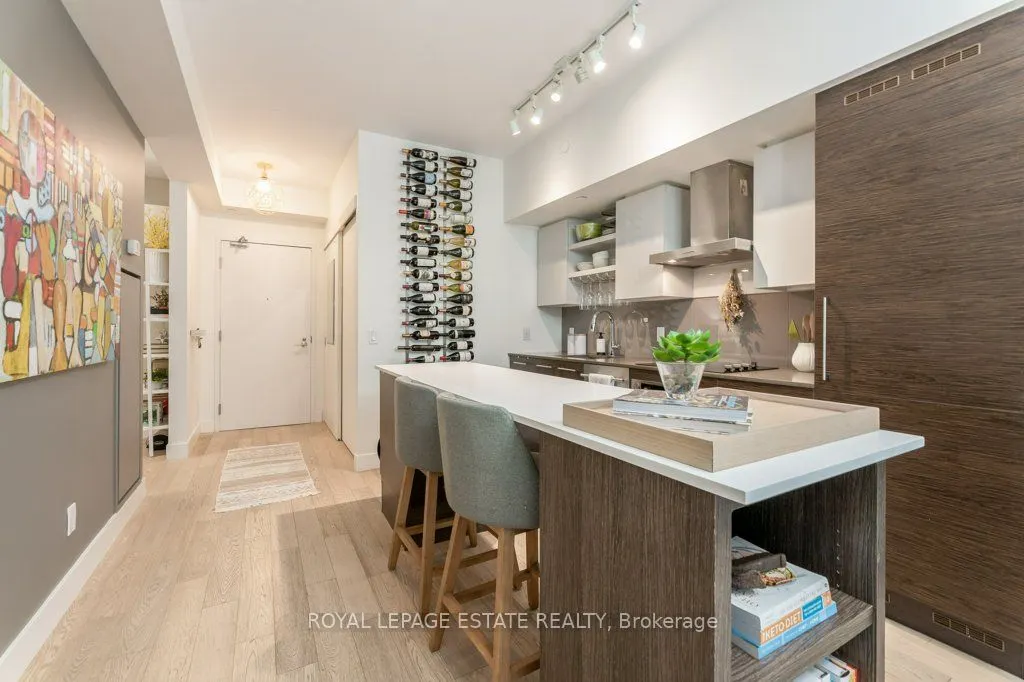 1030 King Street W, #922