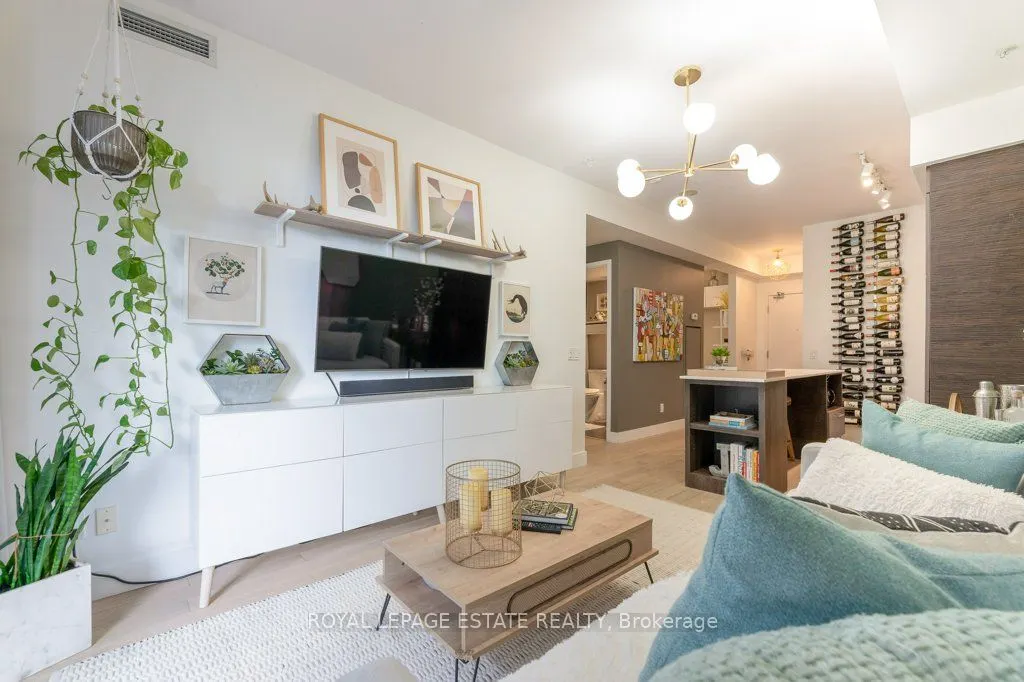 1030 King Street W, #922