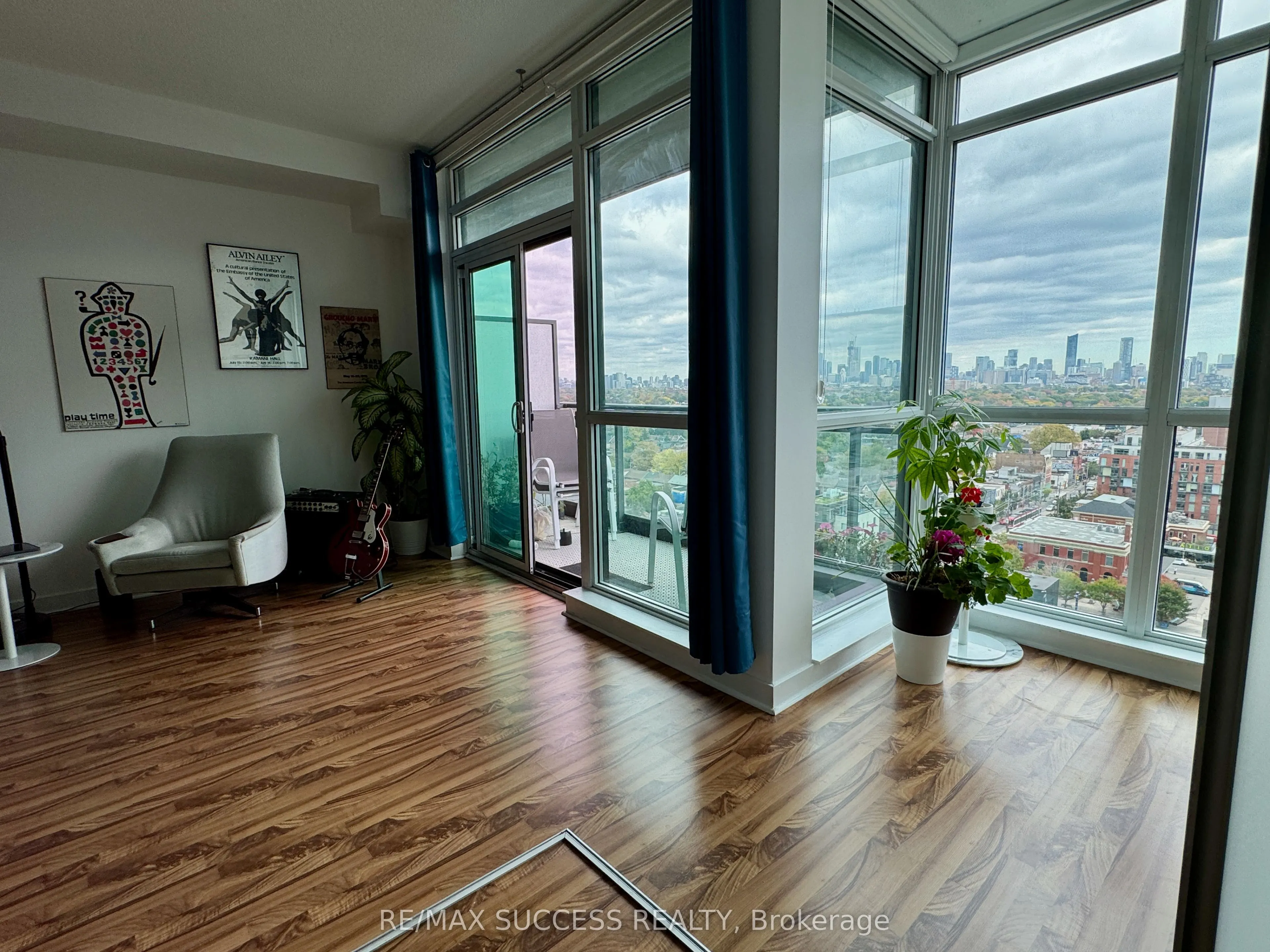 1171 Queen Street W, #1605