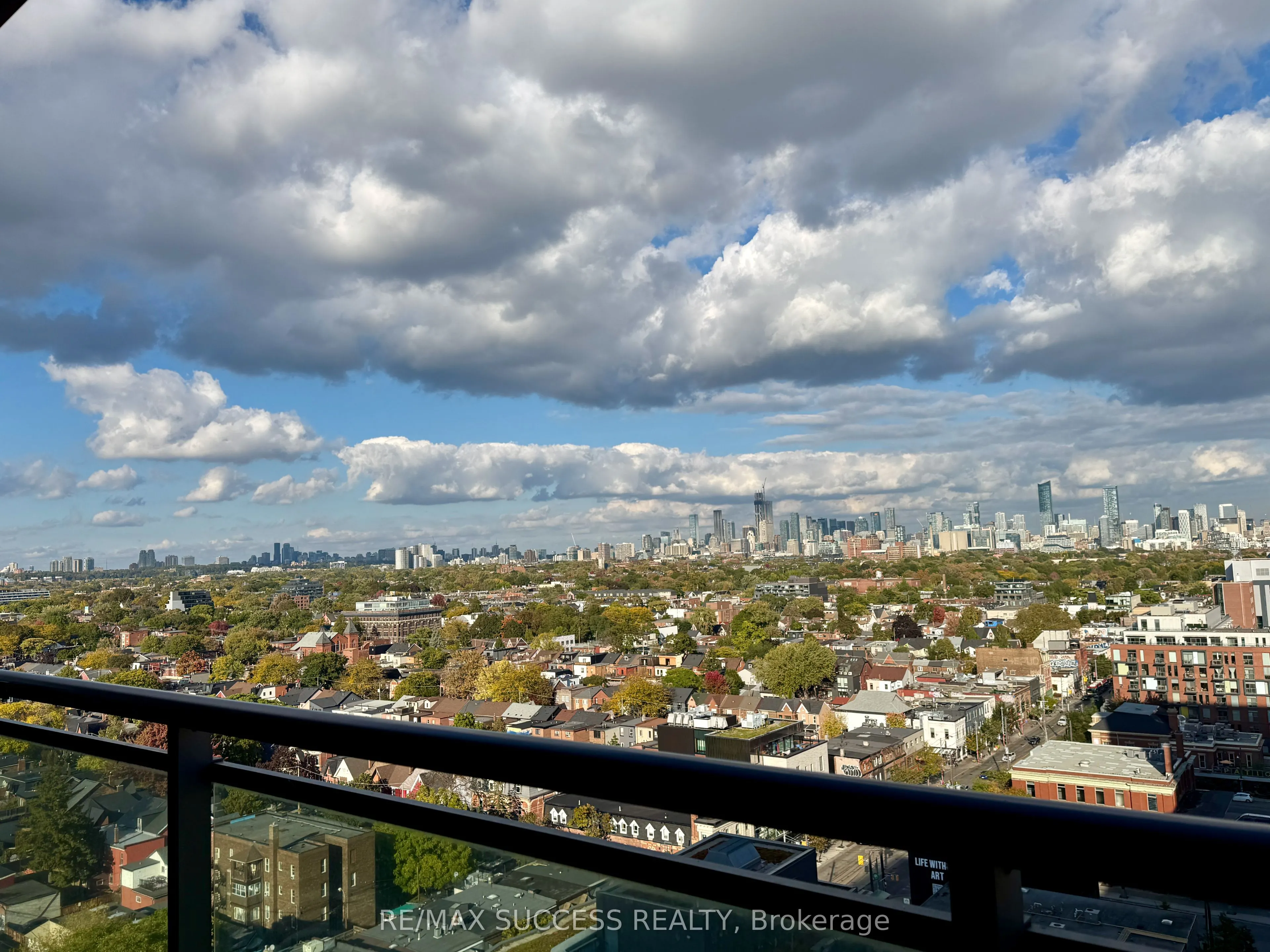 1171 Queen Street W, #1605