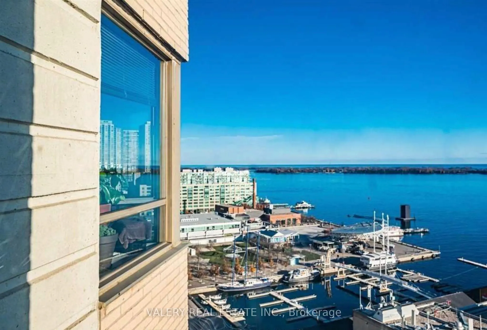 270 Queens Quay W, #1901