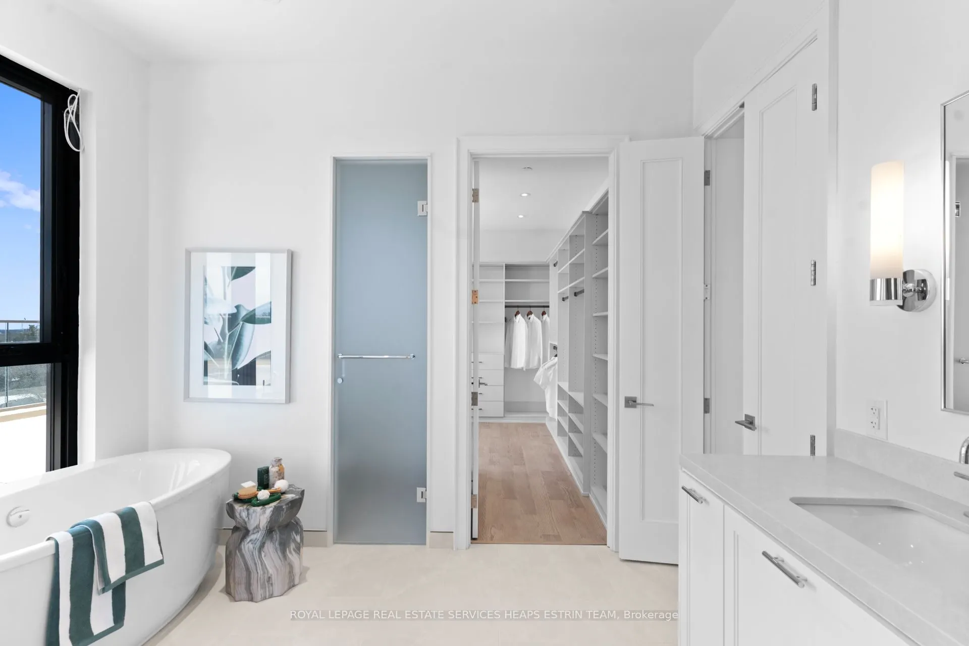 1 Strathgowan Avenue, #PH02