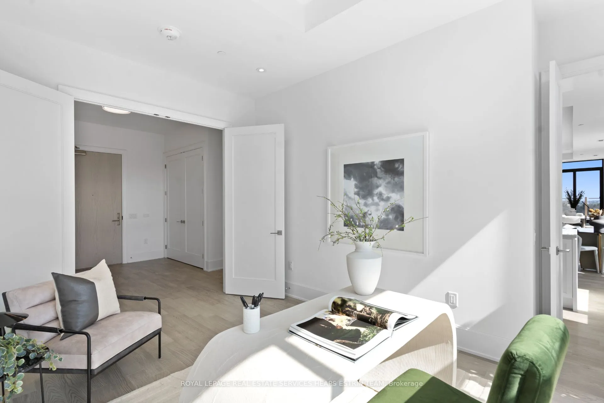 1 Strathgowan Avenue, #PH02