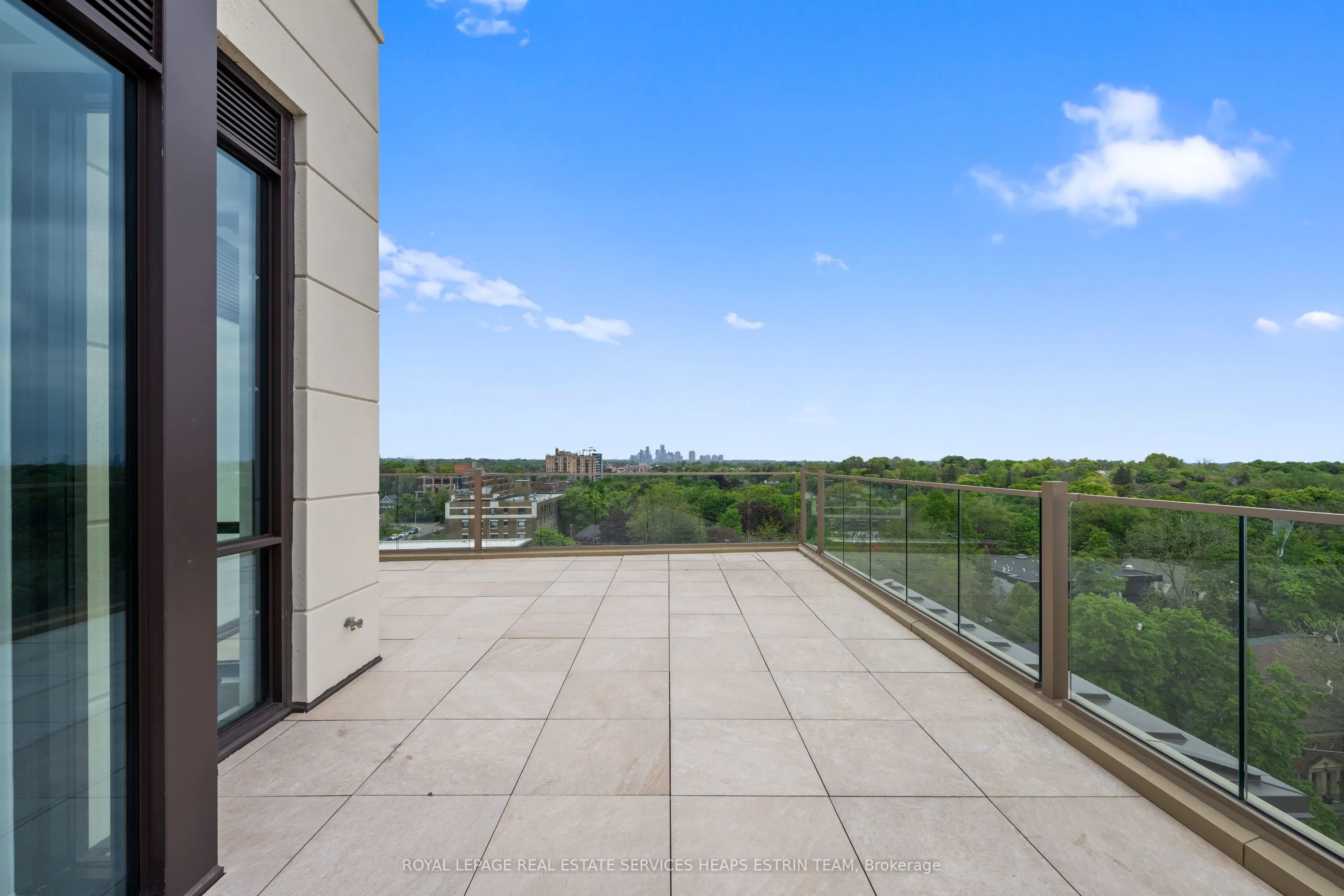 1 Strathgowan Avenue, #PH02