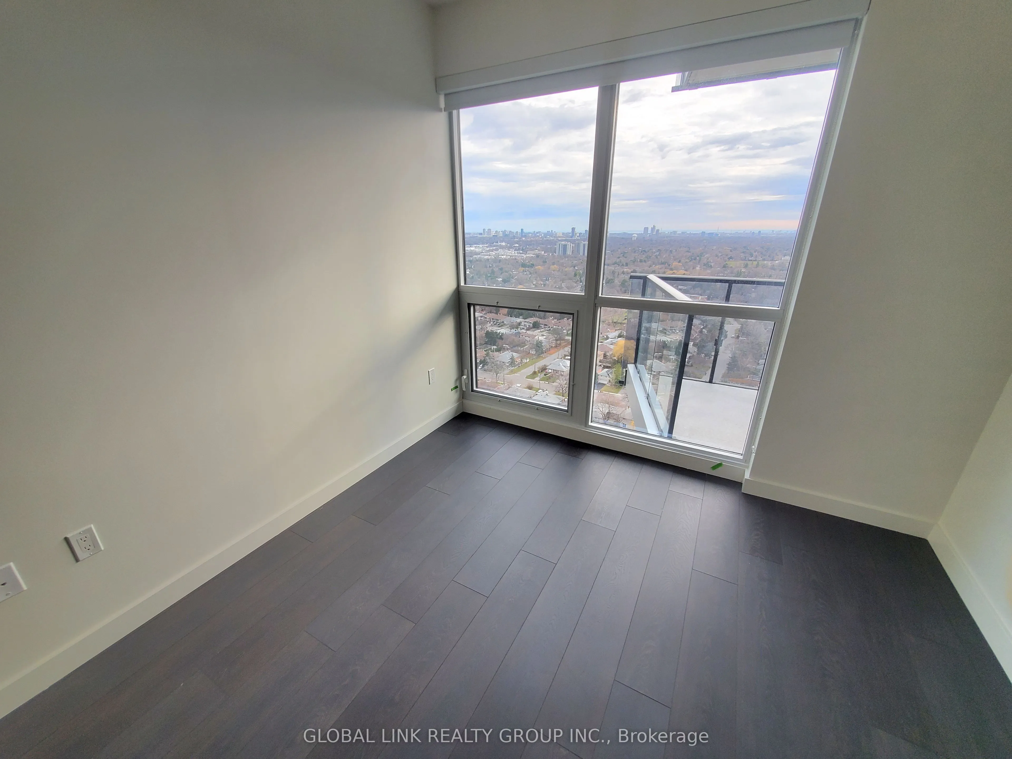 95 Mcmahon Drive, #3502