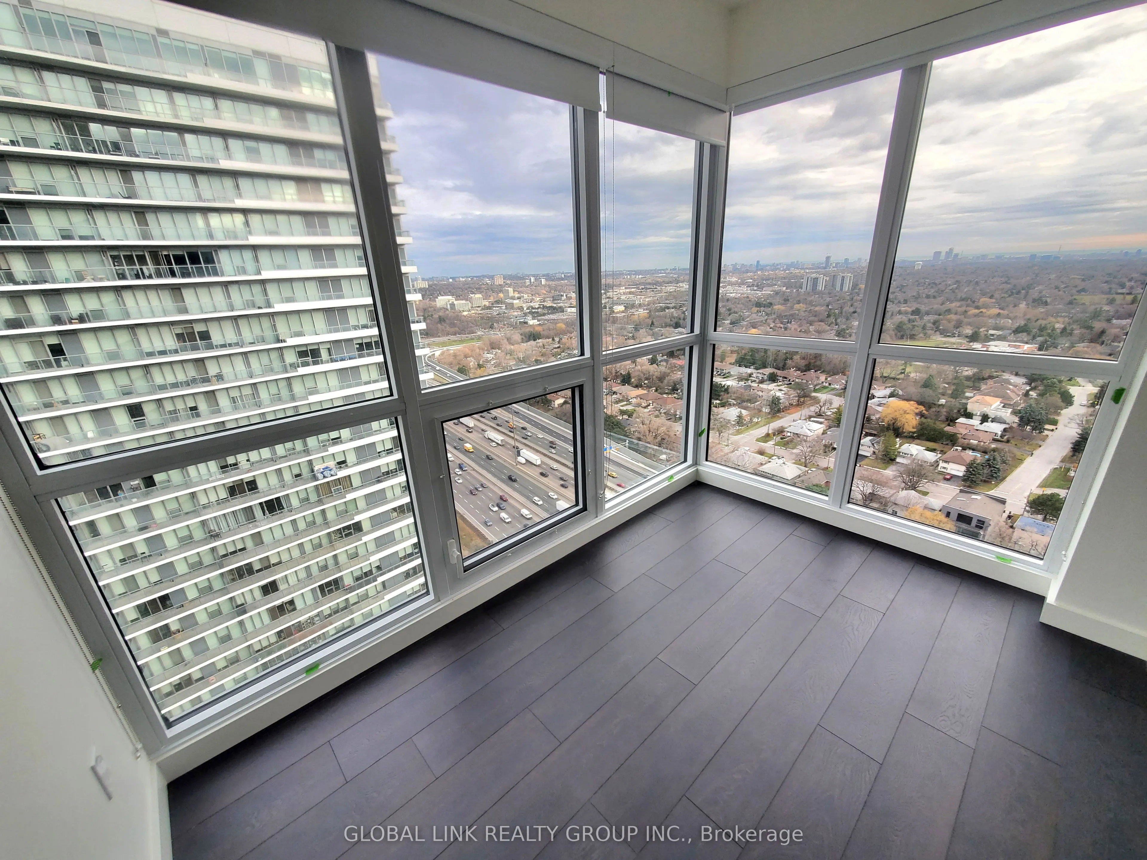 95 MCMAHON Drive, #3502