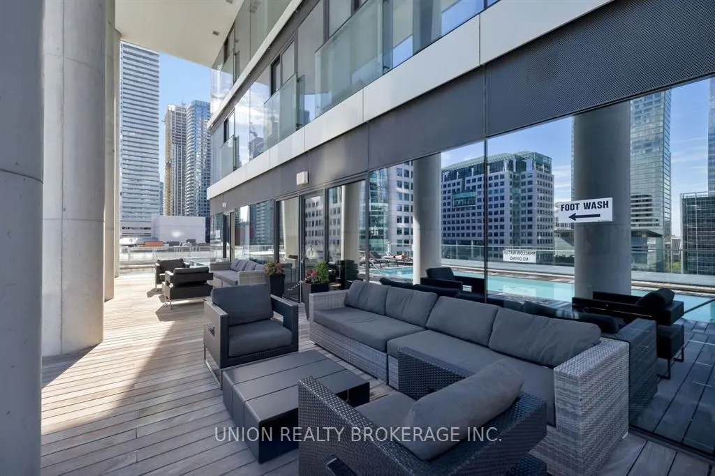 224 King Street W, #1505
