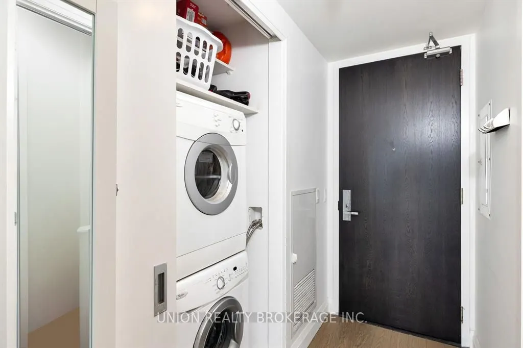 224 King Street W, #1505