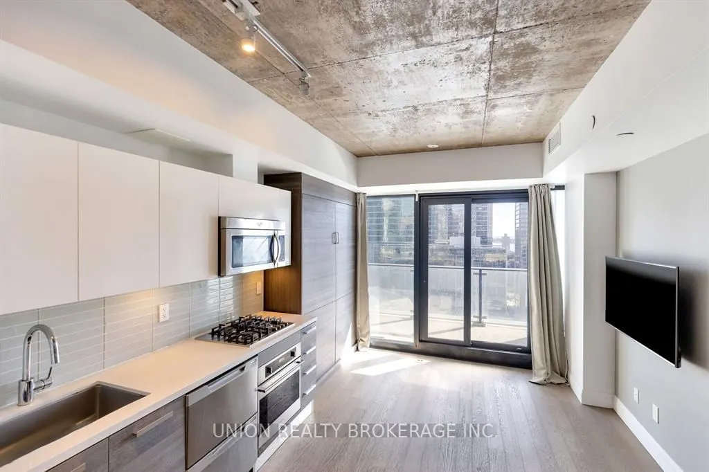 224 King Street W, #1505