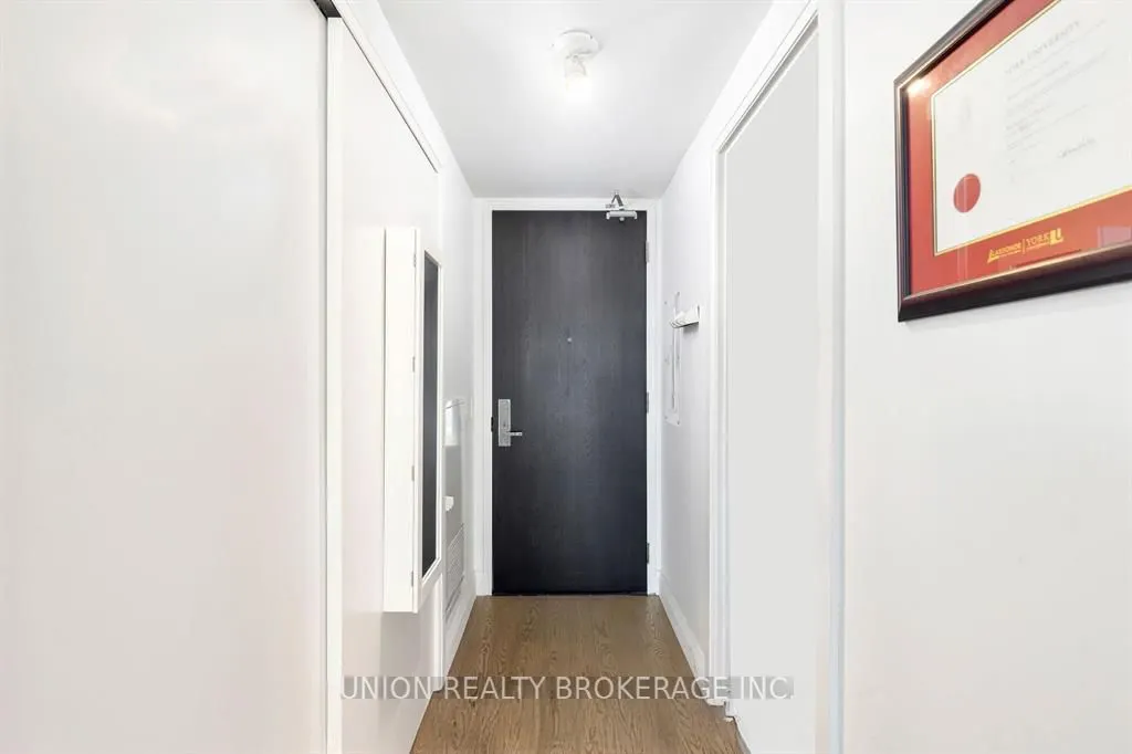 224 King Street W, #1505