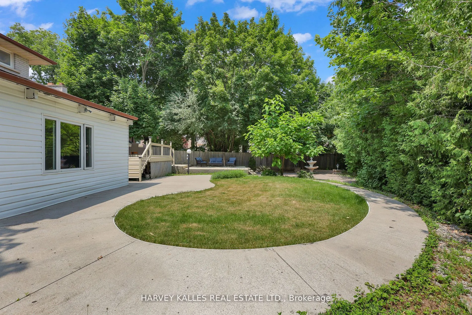 16 Wedgeport Place