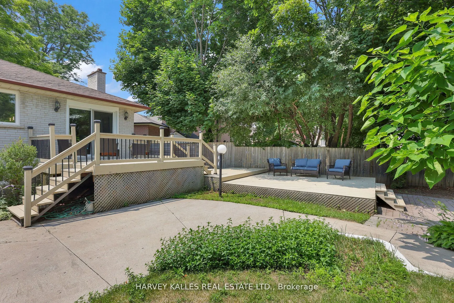 16 Wedgeport Place