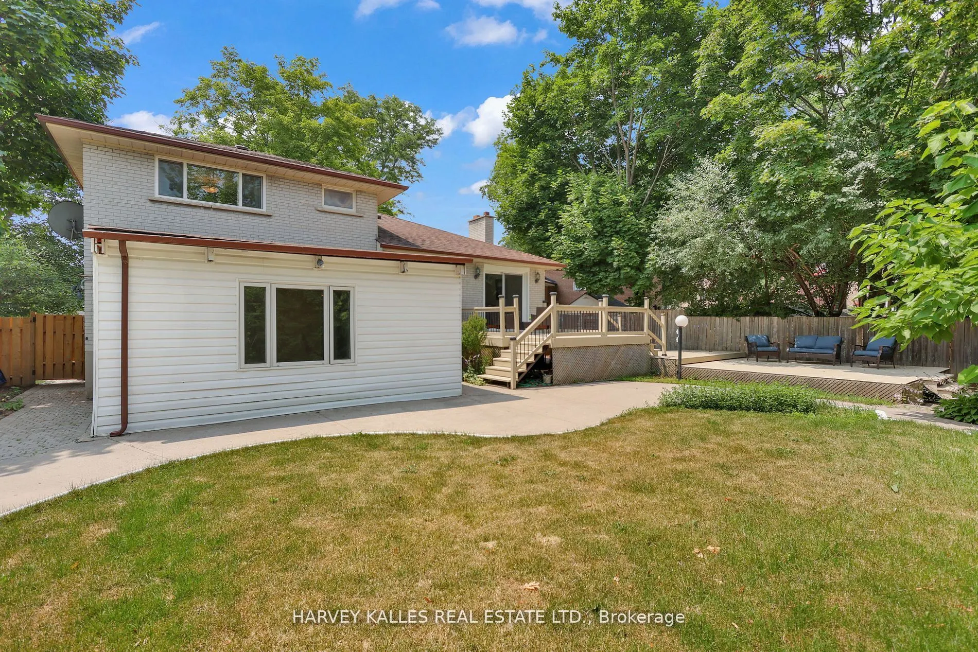 16 Wedgeport Place