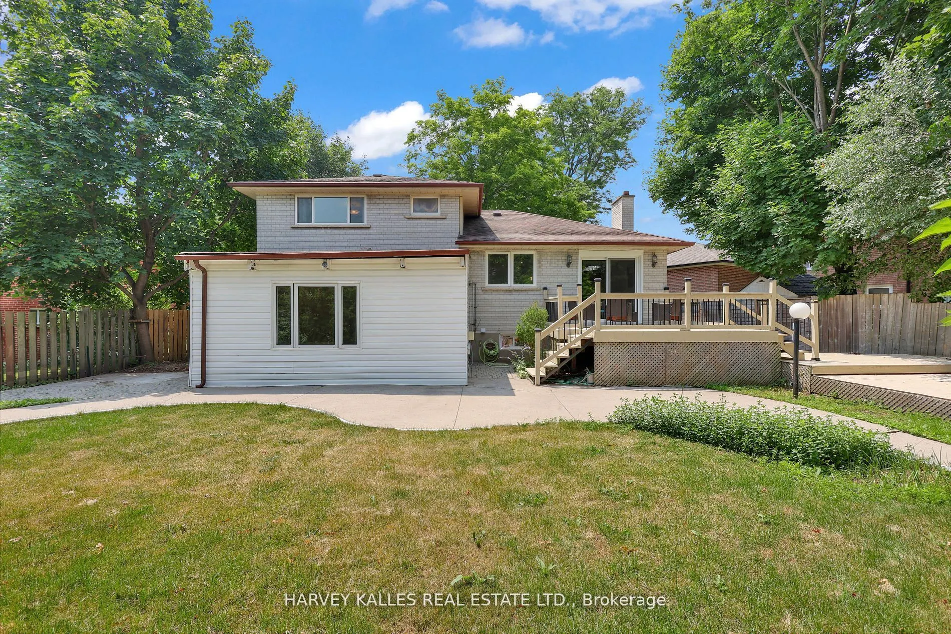 16 Wedgeport Place