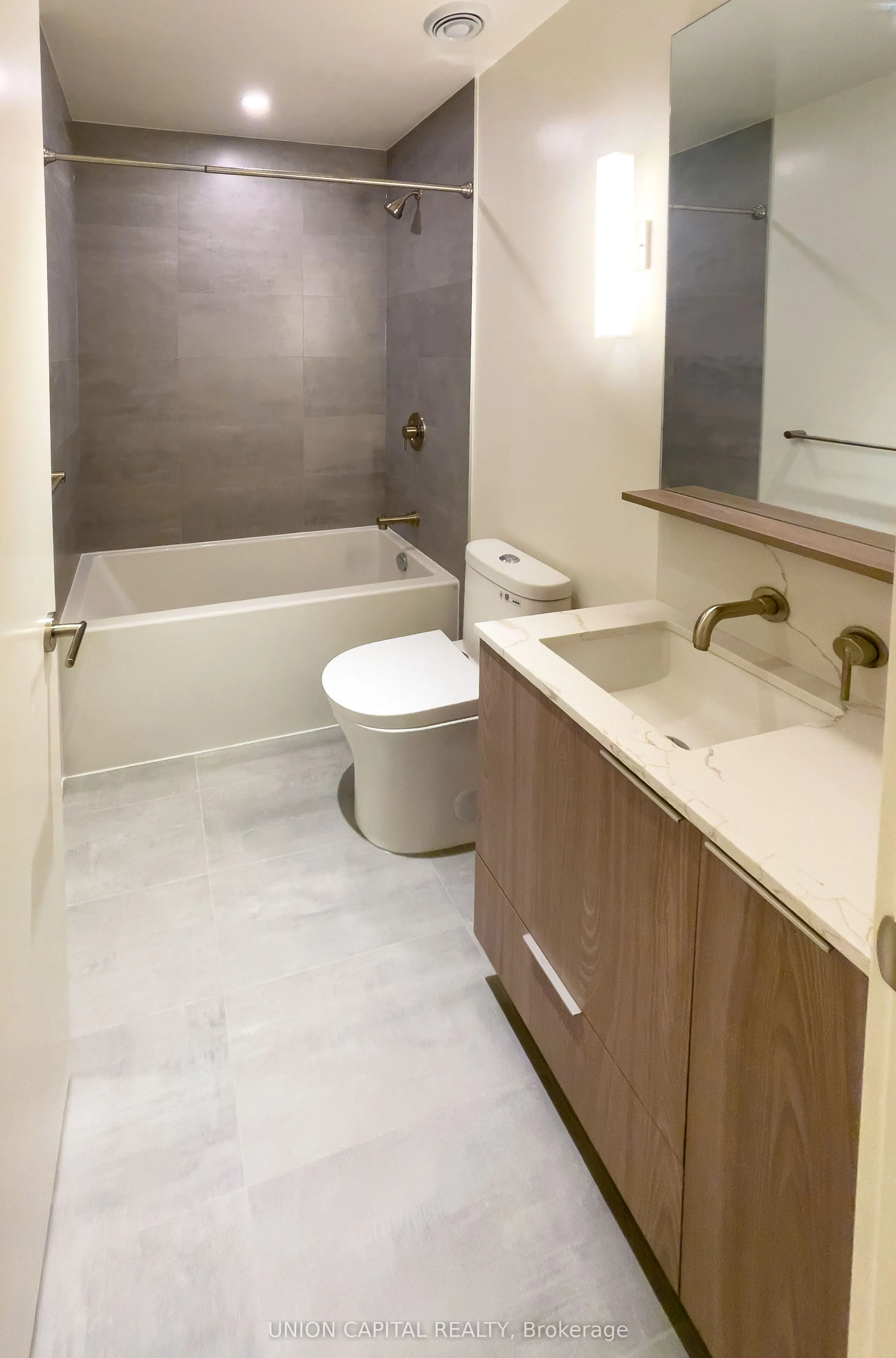 120 Broadway Avenue, #418N