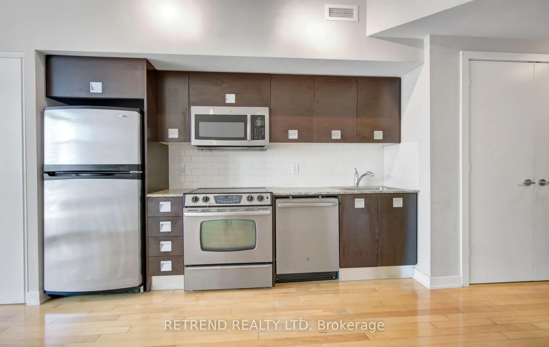 33 Charles Street E, #1010