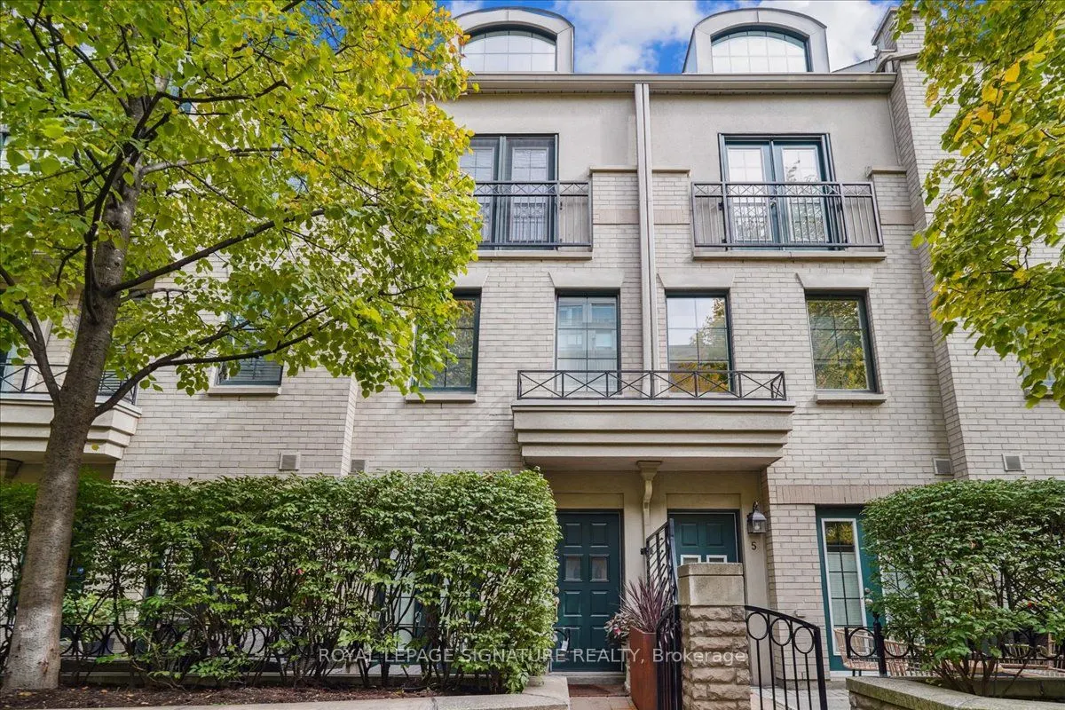 1 Baxter Street, #6