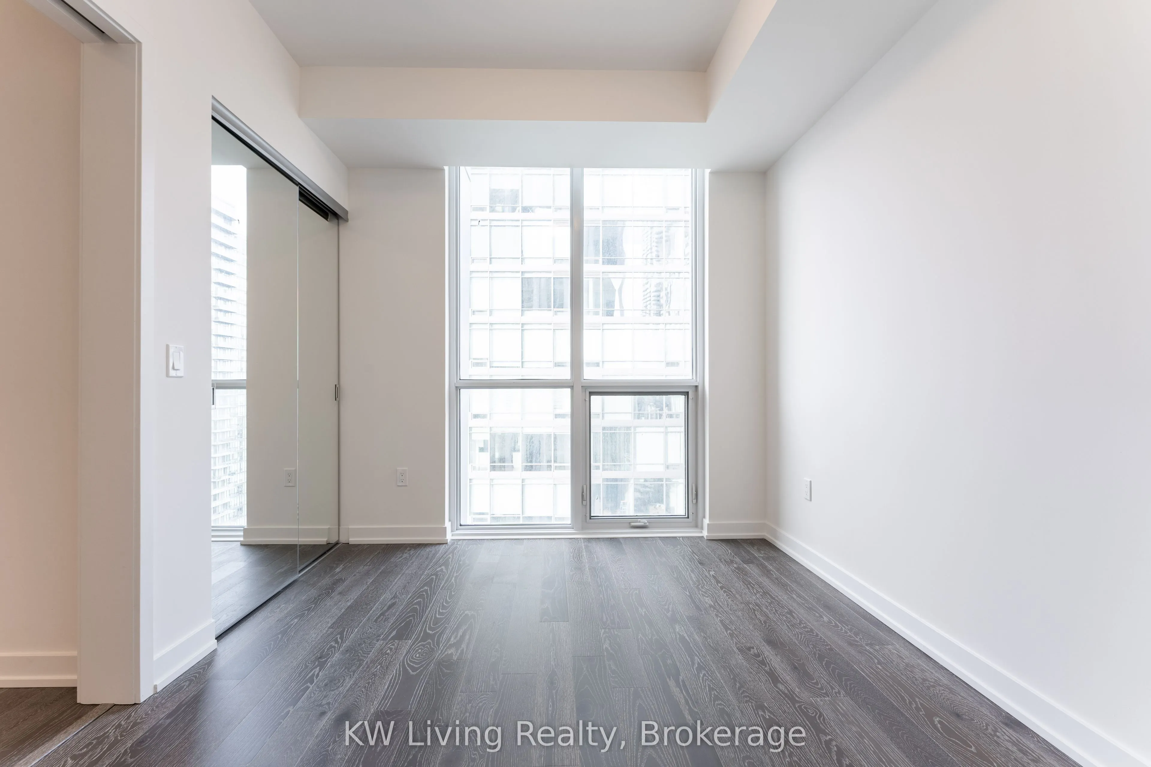 1 Yorkville Avenue, #2307